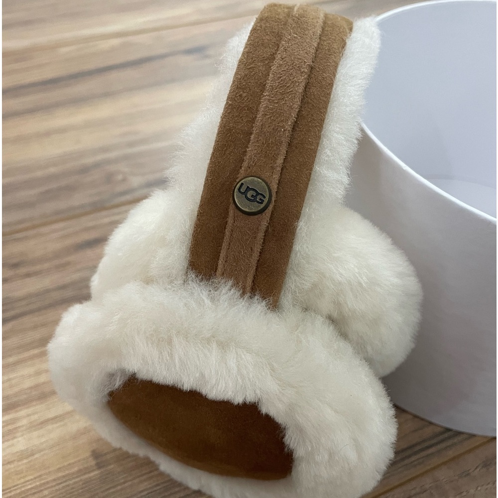 NIB UGG Earmuffs